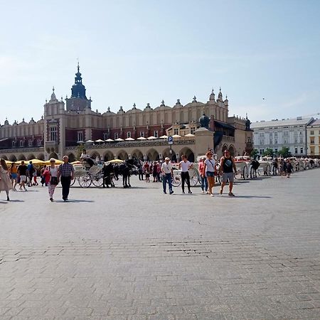 Eat&Sleep Apartments Краков Экстерьер фото